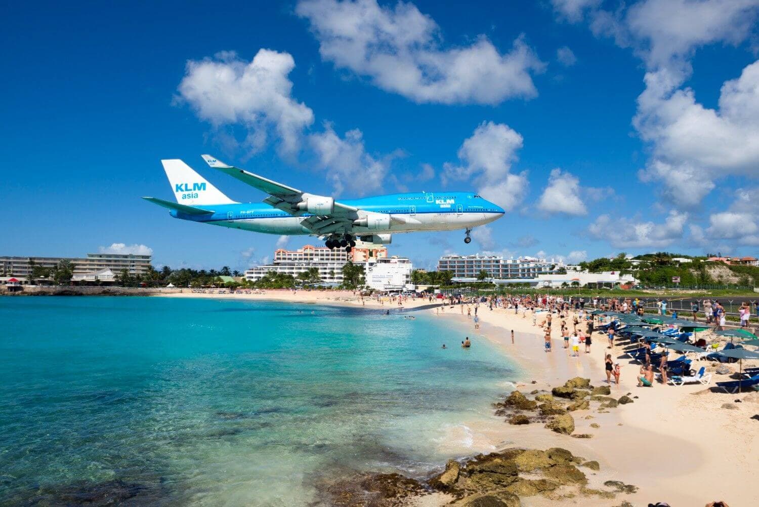 Luxury marina in Saint Martin with offshore boats